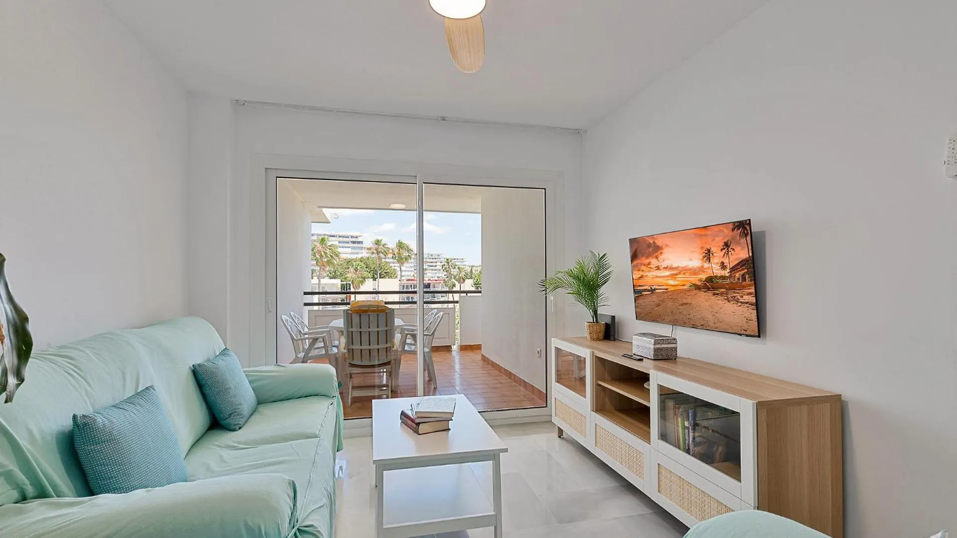 Solana Carihuela Playa Apartment Torremolinos