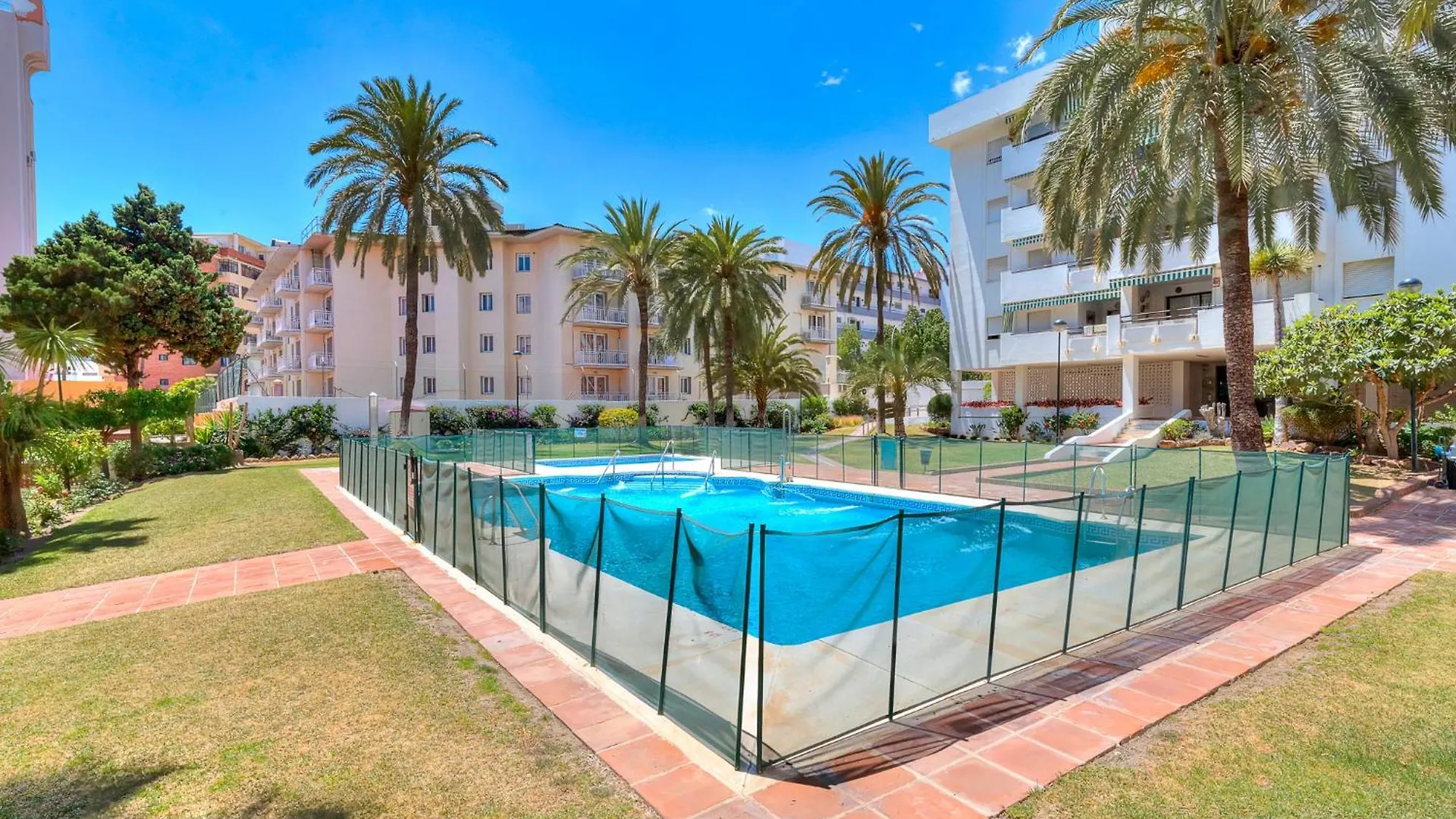 Solana Carihuela Playa Apartment Torremolinos